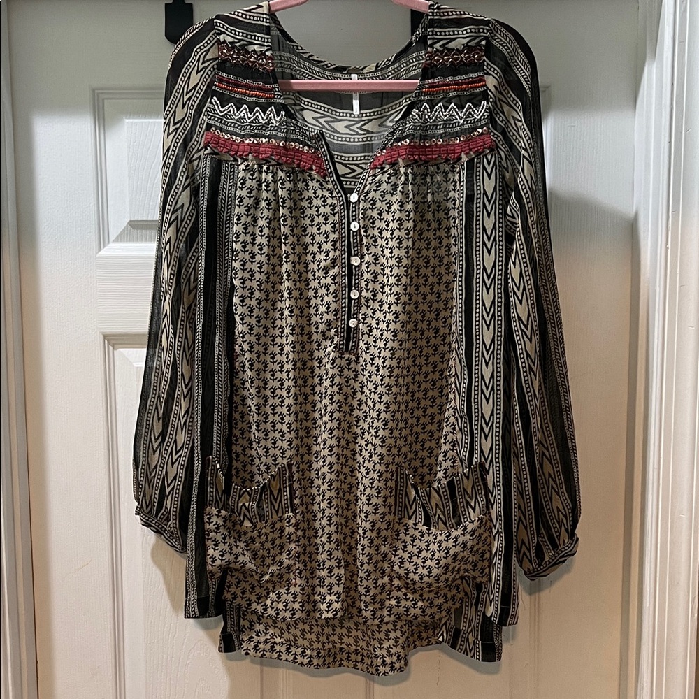 FREE PEOPLE Chiffon Beaded Patterned Black and White Women's Top Tunic